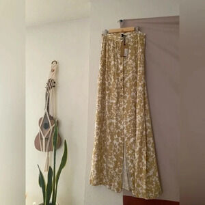 Knot sisters yellow/white button skirt small